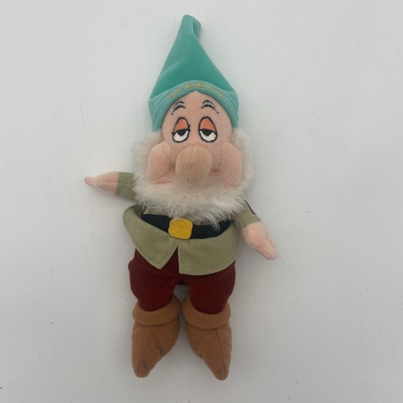 Disney Other - Disney Snow‎ White Sleepy Plush With Green Hat Embroidered Face Shelf Sitting